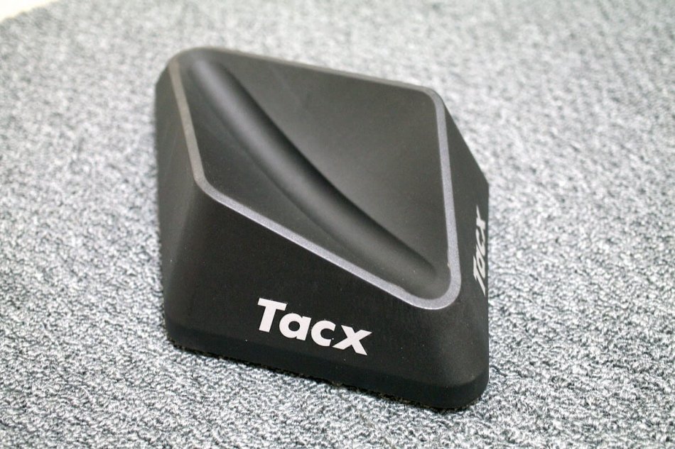 Tacx Neo Smart 購入 | 設定とレビュー – ゆるふ